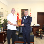 Başbakan Üstel, Türk Ocağı Limasol Spor Kulübü heyetini kabul etti