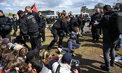 Alman polisi, Berlin'deki Filistin destekçilerinin çadır kampını boşalttı