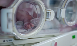 İzmir'de 430 gram doğan prematüre bebeğe kalp ameliyatı