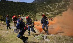 Yunanistan'da yangın sezonu erken başladı; itfaiye ekipleri iki katına çıkarıldı