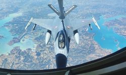 Türk Hava Kuvvetleri Komutanlığına ait uçaklar Kıbrıs'ın güneyinde eğitim uçuşu yaptı
