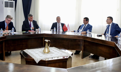 Dışişleri Bakanı Ertuğruloğlu, Büyükelçi Özügergin ve heyetini kabul etti