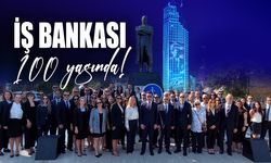 Türkiye İş Bankası yöneticileri Atatürk Anıtına çelenk koydu