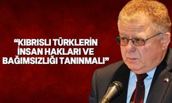 KKTC İnsan Hakları Derneği Başkanı Işık, Cumhurbaşkanı Tatar'a dernek adına mektup sundu