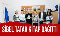 Sibel Tatar, Gazimağusa Özel Eğitim Okulu’nu ziyaret edip, kitap dağıttı