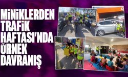 Bilgi Durağı öğrencilerinden sürücülere pankart ve çiçekle teşekkür!