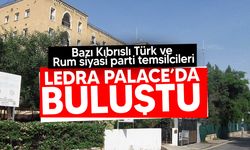 Bazı Kıbrıslı Türk ve Rum siyasi parti temsilcileri ara bölgede Ledra Palace Otel’de bir araya geldi