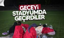 Balıkesir Sındırgı’da Deprem Sonrası Vatandaşlar Geceyi Stadyumda Geçirdi