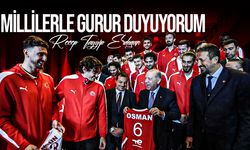 Cumhurbaşkanı Erdoğan, EuroBasket 2025’te gümüş madalya kazanan A Milli Basketbol Takımı’nı kabul etti