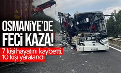 Osmaniye'de yolcu otobüsü tıra çarptı