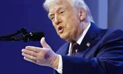 ABD Başkanı Trump’ın Sol Elindeki Morluk Davos’ta Dikkat Çekti