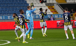 Mert Günok, Fenerbahçe'de eldiveni aldı