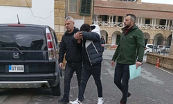 Ercan Havalimanı’nda yasaklı madde ile yakalanan zanlı mahkemeye çıkarıldı!