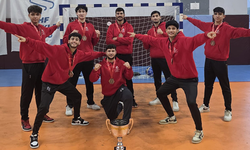 UKÜ Yıldız Erkek Hentbol Takımı Türkiye Üçüncüsü