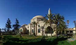 Hala Sultan Tekkesi Yakınlarında Geç Tunç Çağı’na Ait İki Mezar Bulundu