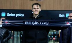 Beşiktaş’ta Yeni Transfer Kristjan Asllani İlk Maçında Kırmızı Kart Gördü