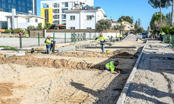 Amcaoğlu: "Gülderen Sokak’ta altyapı ve yol çalışmaları aralıksız sürüyor"