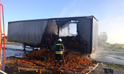 Portakal yüklü tırda yangın...