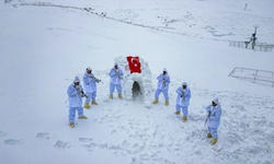 Türkiye Özel harekat polisleri zorlu kış şartlarına hazır