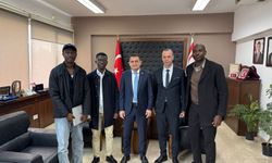 İçişleri Bakanı Dursun Oğuz, Yabancı Öğrencilerin Muhaceret Sorunlarını Dinledi