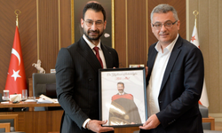 Erhürman, Milli Atlet Yiğitcan Hekimoğlu’nu Kabul Etti