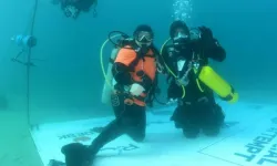 Mazlum Kibar’dan Guinness rekoru: 36 saat su altında kaldı