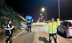 Lefkoşa Girne Anayolunda Kaya Düşmesi Uyarısı