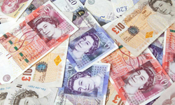 Sterlin zirvede: Son bir ayın en yüksek seviyesinde