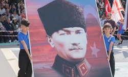 Yakın Doğu’da 23 Nisan coşkusu: Üç kampüste kutlama