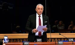 Hasan Taçoy AKPA’da Konuştu: Kıbrıslı Türklere Uygulanan İzolasyonlar Kaldırılsın