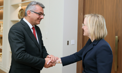 Erhürman, ABD Büyükelçisi Davis’i Kabul Etti