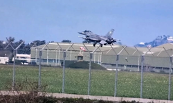 Yunanistan F-16’larını Güney Kıbrıs’ta tutacak