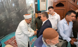Üstel bayram namazını Alsancak’ta kıldı