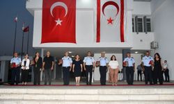 Emekliye ayrılan ve meslekte 30 hizmet yılını tamamlayan polis mensuplarına plaketleri takdim edildi