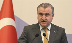 Osman Aşkın Bak’tan KKTC Milli Takımı’na Tebrik