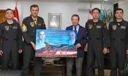 Ertuğruloğlu SOLOTÜRK Pilotlarını Kabul Etti