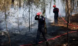 Fransa ve İspanya’da yangın felaketi: 220 binden fazla kişi tahliye edildi