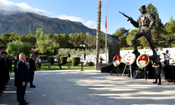 Boğaz Şehitliği'nde 20 Temmuz töreni: Erhürman, Şehitlik Özel Defteri'ni imzaladı