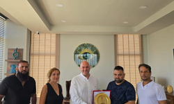 Maraş Gençlik Spor Kulübü'nden Nahit Öncü'ye anlamlı teşekkür plaketi