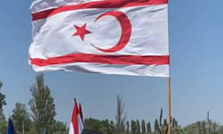 KKTC bayrağı Macaristan’da dalgalandı