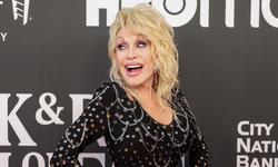 Country müziğin efsanesi Dolly Parton hayatını kaybetti