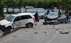İskele-Karpaz anayolunda üç araçlı trafik kazası: 4 yaralı