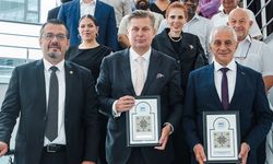 Krah, Bahçeşehir Kıbrıs Üniversitesi'ni ziyaret etti