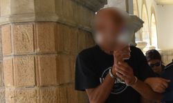 Evinde misafir olan kadını b*çaklayan zanlı mahkemeye çıkarıldı!