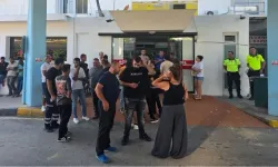 Hacı Ali Özel, Ali Murat Başçeri ve Hakan Dinçyürek feribot kazasının yaralılarını ziyaret etti
