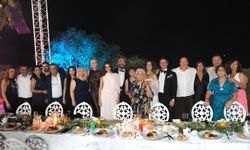 Abdullah Öztoprak’ın kızı Berfu ile Ozan’ın Kıbrıs kültürüyle hazırlanan düğünü 2026'ya damga vurdu...