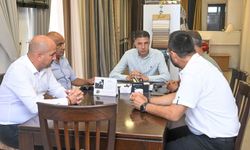 Amcaoğlu esnafla buluştu: “Sorunlarını dinlemek önceliklerimiz arasında”