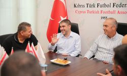 Aktunç'tan Lefkoşa'ya yeni spor kompleksi vaadi