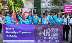 İskele Belediyesi Tiyatrosu, Alabanda Tiyatro Festivali'nde sahne aldı