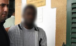 Kendisini acente sahibi olarak tanıtıp öğrenciden 360 dolar aldığı iddiası